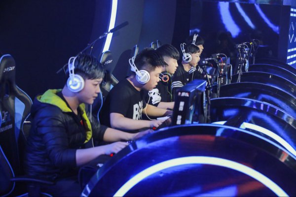 1-0，10人法甲第11掀翻法甲第7，博格巴替补登场，敦比亚一剑封喉